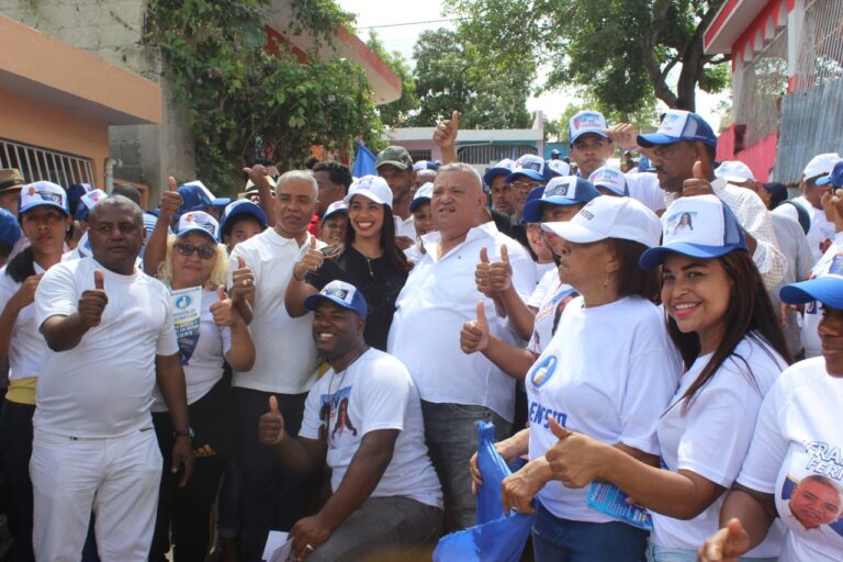 Bases del PRM piden al presidente Luis Abinader la designación de su  líder 