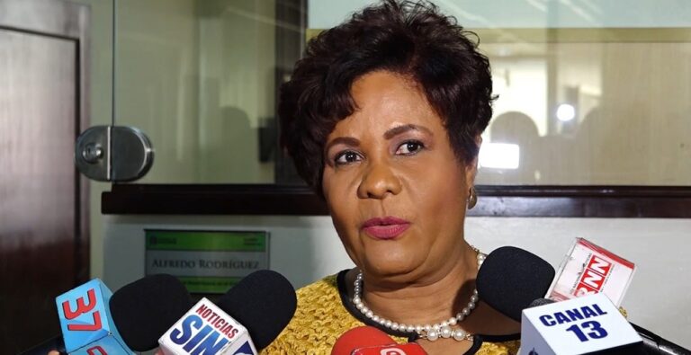 Que bonito: Josefa Castillo dice a perremeistas que no hay trabajo para todos