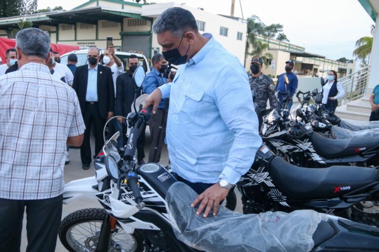 Reforzarán patrullaje policial en Moca:  Ministro de Interior dispone de nuevos agentes y motocicletas 