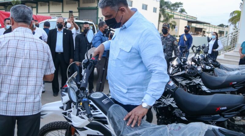 Reforzarán patrullaje policial en Moca:  Ministro de Interior dispone de nuevos agentes y motocicletas 