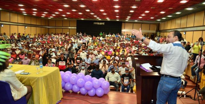 Abel Martínez llama a apostar por el «proceso renovación» del PLD
