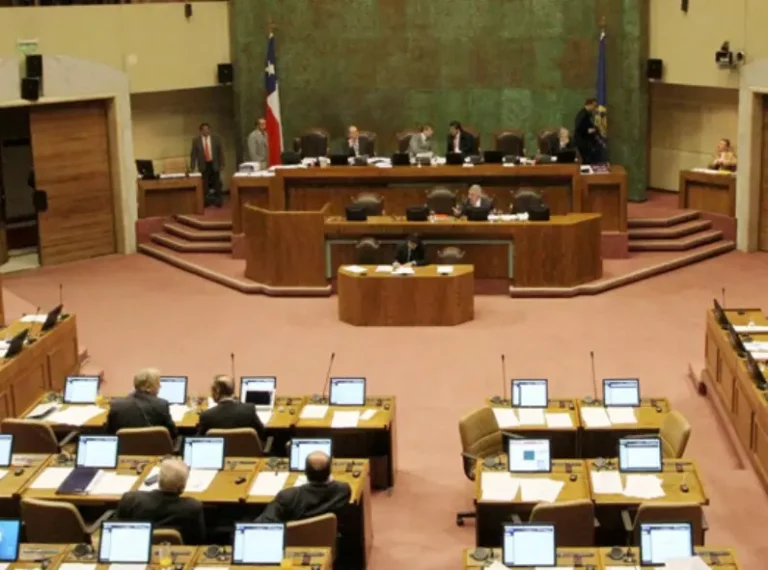 Diputados de Chile acuerdan retiro de AFP