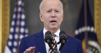 Biden pide al Congreso más fondos por desastres y refugiados afganos