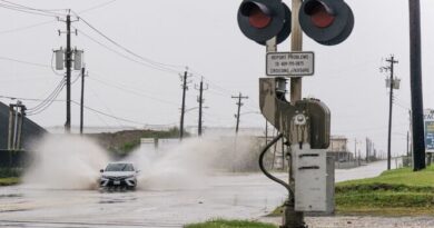 EEUU: Nicholas se convierte en huracán uno y se acerca a Texas