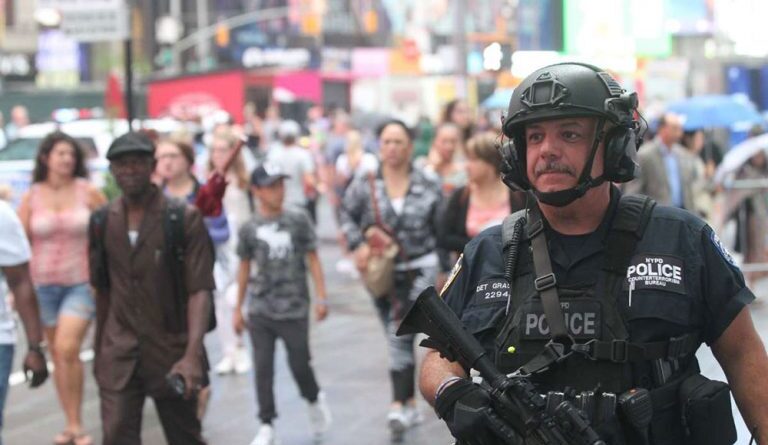 Policía de Nueva York aumenta las medidas de seguridad por 11S