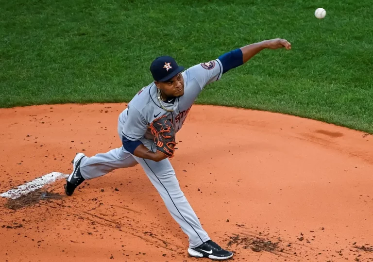 Astros derrotan Red Sox y se ponen a uno de SM