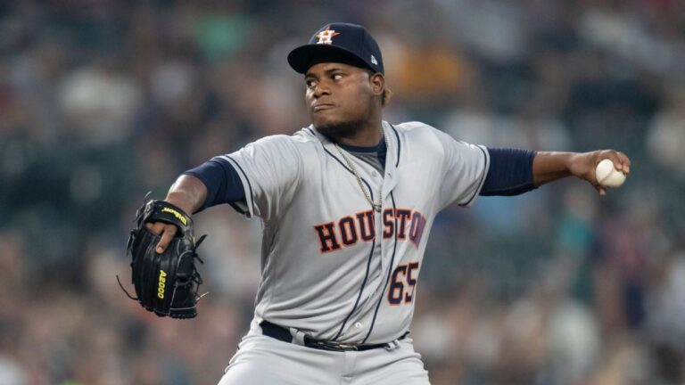 Dominicano Framber Valdez abrirá juego 1 por Astros Serie Mundial