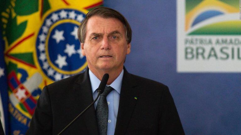 BRASIL: Acusan a Jair Bolsonaro por crímenes contra humanidad