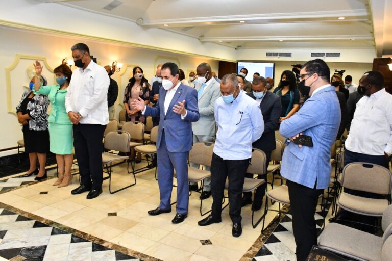 Líderes cristianos y evangélicos reafirman compromiso de trabajar en beneficio del país