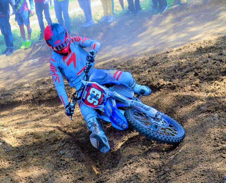 Súper Manny imparable gana las 4 mangas de los expertos asegura corona motocross antes de finalizar campeonato