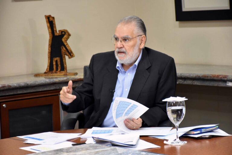 Ministro Economía advierte país pagará costo de no aplicar la reforma fiscal