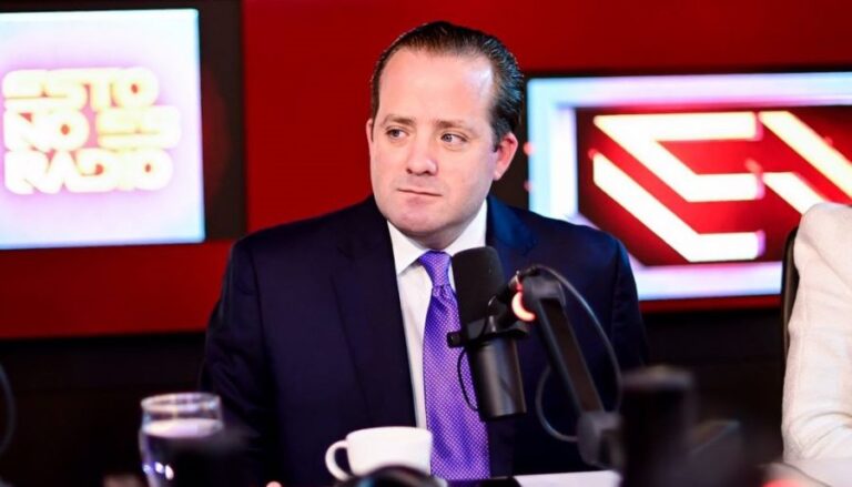 Paliza: Abinader puede aspirar a reelegirse «sin problemas legales»