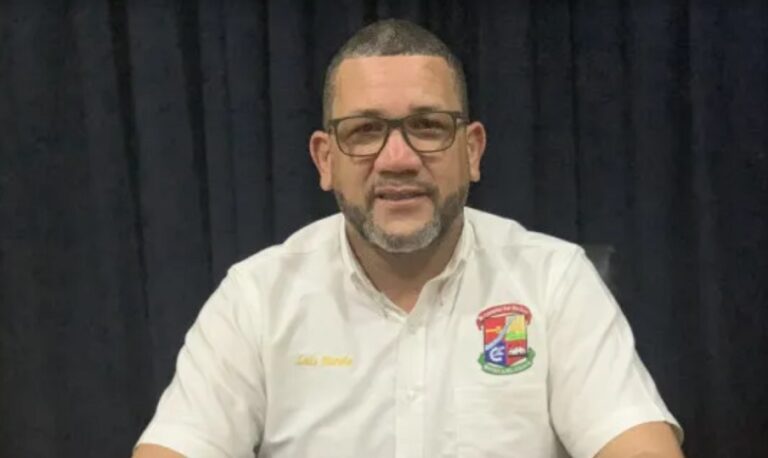 Alcalde de Villa Altagracia amenaza con romperle la boca a pastor evangélico