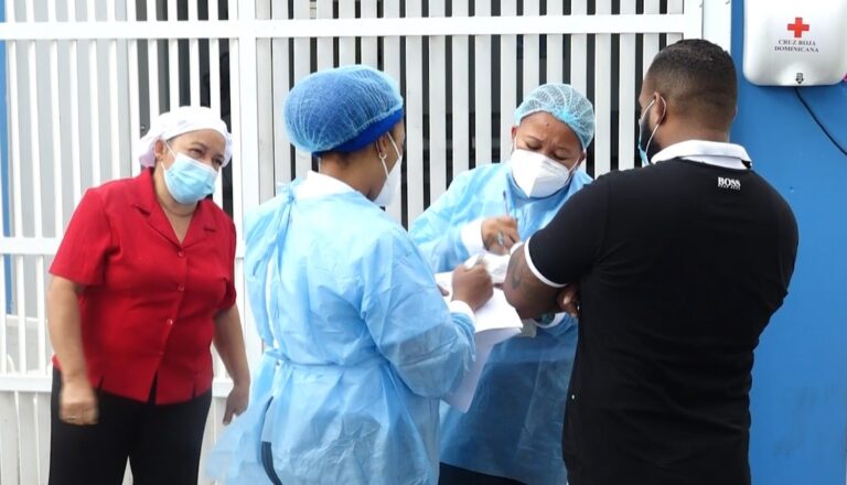 Repuntan contagios Covid en RD; reportan 996 casos y tres muertes