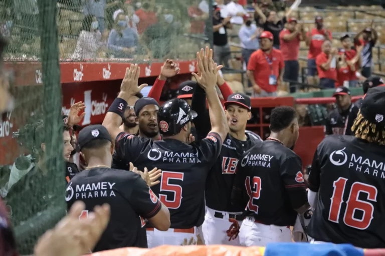 Albert Pujols remolca dos para dar victoria a Leones del Escogido