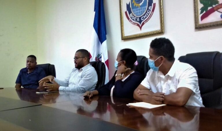 Comision de regidores de Boca Chica piden al Director General de la Policia mayor patrullaje para el municipio