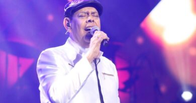 Fernando Villalona cantó un tema por cada año de carrera