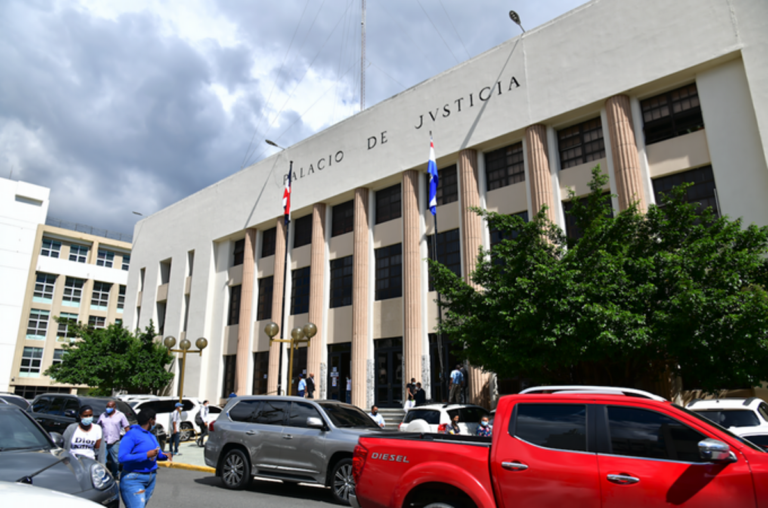 Los tres generales presos por caso Coral guardan prisión en el Palacio de Justicia en Ciudad Nueva