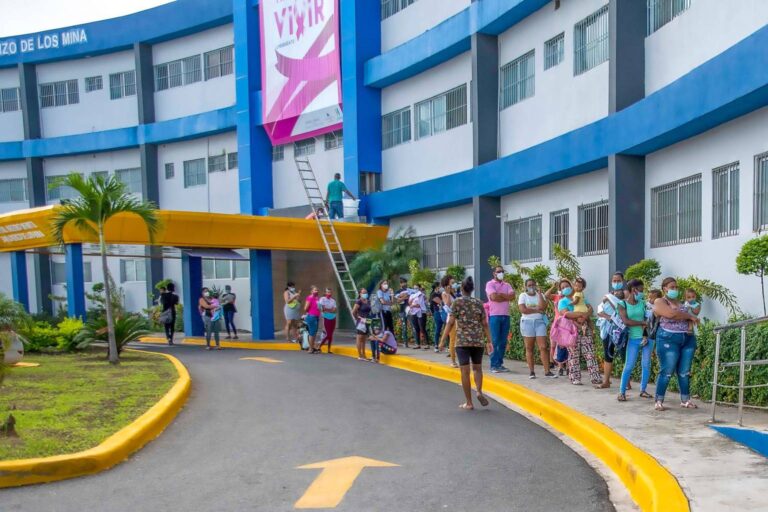 En lo que va de año unas 2,500 haitianas han dado a luz en la Maternidad San Lorenzo de Los Mina