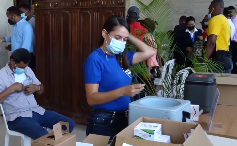 Salud Pública revela 157 estudiantes y 205 maestros han resultado positivos al COVID-19 tras inicio de clases presenciales