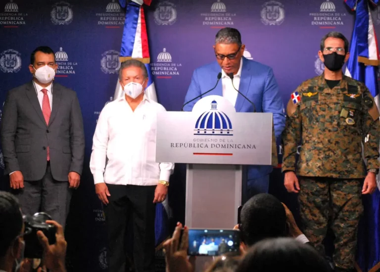 El gobierno adopta medidas contra inmigrantes haitianos