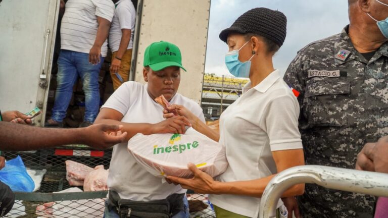 Más de 25 mil personas compraron productos baratos en Gran Feria Navideña del Inespre 