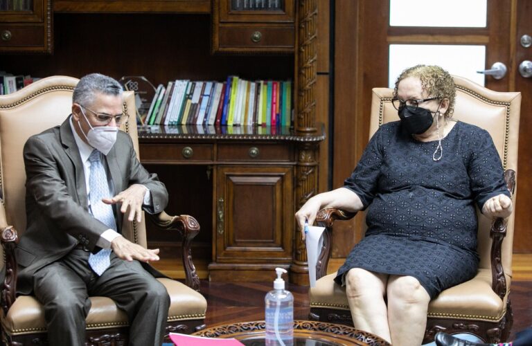 Alcalde Manuel Jiménez solicita apoyo a Miriam Germán para luchar contra el ruido y delitos ambientales