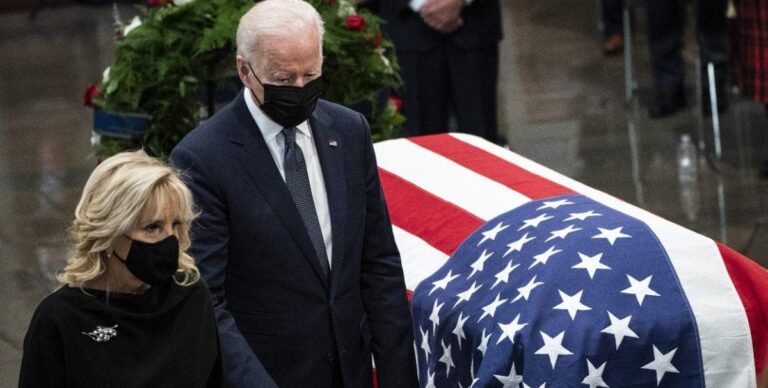 Biden alerta sobre regreso del autoritarismo mundo