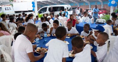 Fundación Alimentando un niño realiza cena navideña con más de 400 niños pobres GUARICANOS SDN. 