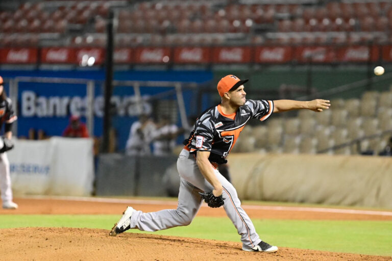 Los Toros vuelven a derrotar a los Leones; Estrellas vencen Aguilas
