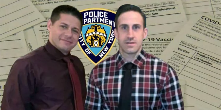 Oficiales de alto rango del NYPD arrestados por uso de tarjetas falsas COVID-19 e investigan bomberos y empleados en sanidad