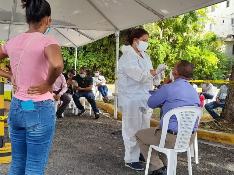 Salud Pública confirma variante Ómicron circula en el país