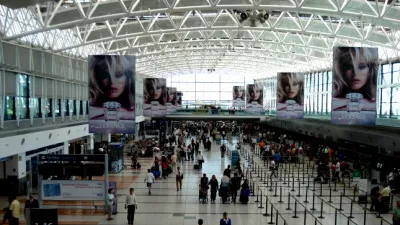 Con la gracia navideña también se pueden traer regalos desde los courier
