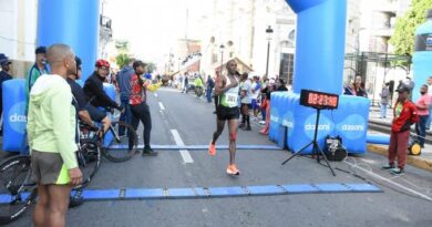Alexis Bautista conquista el maratón La Vega- Moca- La Vega