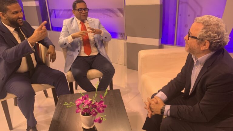 Guarocuya Félix  llama al PLD a pedir disculpas públicas por acciones inadecuadas cometidas por ex funcionarios.