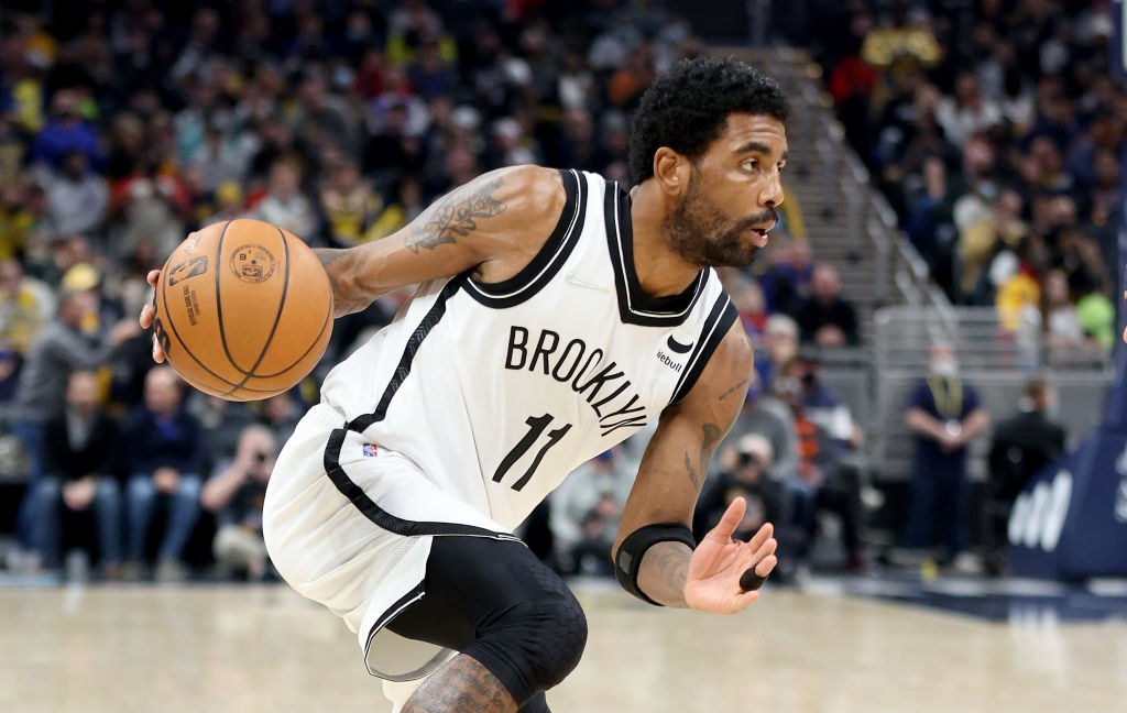 Kyrie Irving hace su debut con 22 puntos en Indiana