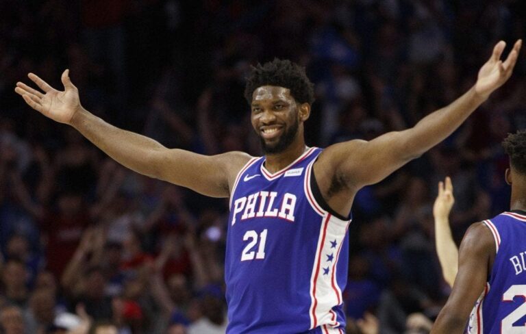 Joel Embiid encesta 50 puntos; Towns logra un doble doble