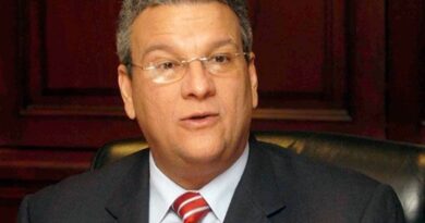 Milagros Ortiz Bosch revela porqué no ha sido destituido a Lisandro Macarrulla, Ministro de la Presidencia