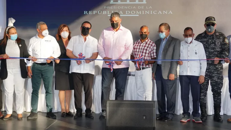 Propeep entrega reconstruido y remozado el Club Hermanas Mirabal de San Francisco Macorís