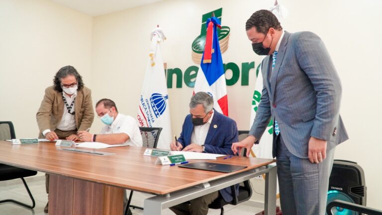 Tecnificación Nacional de Riego suscribe acuerdo con INESPRE como parte de su estrategia de apoyo a la comercialización