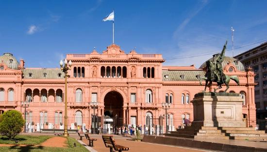 Gobierno argentino dispone funcionarios trabajen desde sus casas para ahorrar energía