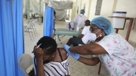 Es muy posible que ómicron ya esté en Haití, advierte un especialista