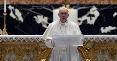 El papa pide a gobiernos firmeza en sus decisiones y claridad ante pandemia