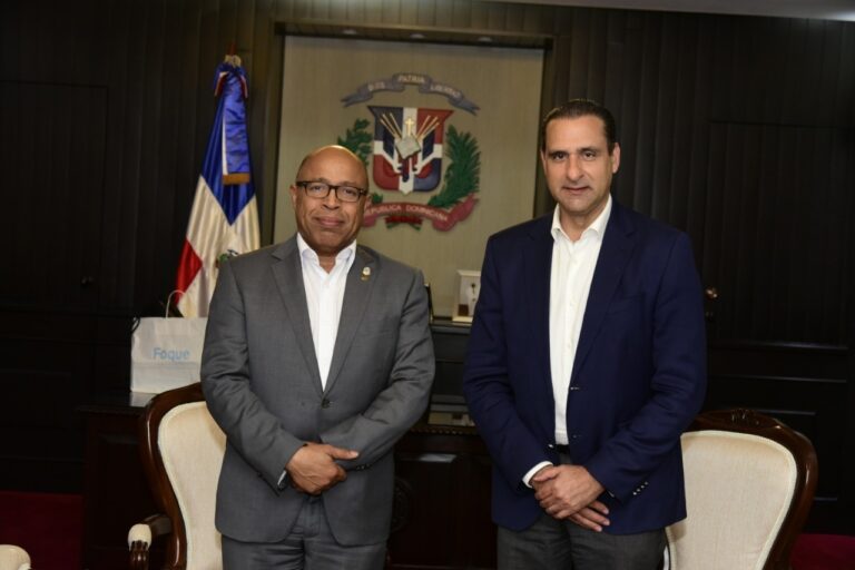 Alfredo Pacheco y Servio Tulio tratan sobre algunas iniciativas legislativas pendientes en el seno del Congreso