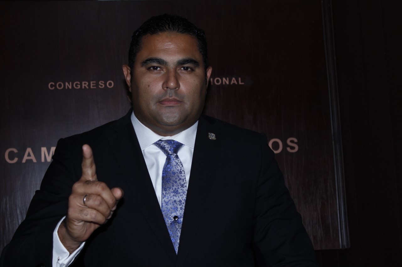 Diputado Carlos De Jesús desafía el Senado para que apruebe ley Primer Empleo en inicio de legislatura