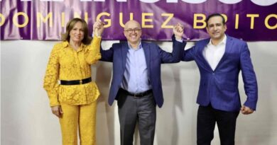 Domínguez Brito presenta equipo de dirección de su campaña