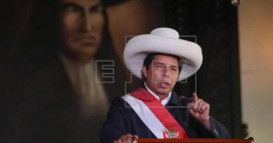 El presidente de Perú renueva su gabinete en medio de pedidos de renuncia