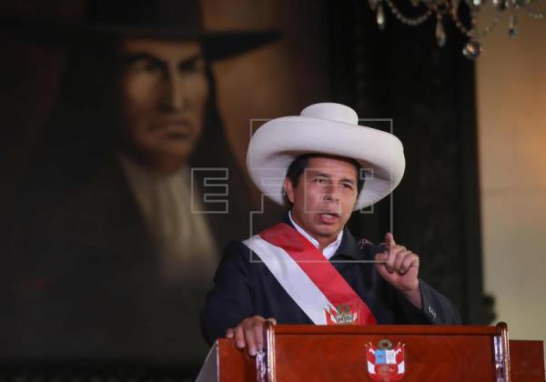El presidente de Perú renueva su gabinete en medio de pedidos de renuncia