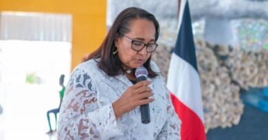 Gobernadora Hato Mayor busca cancelar personal y poner del PRM