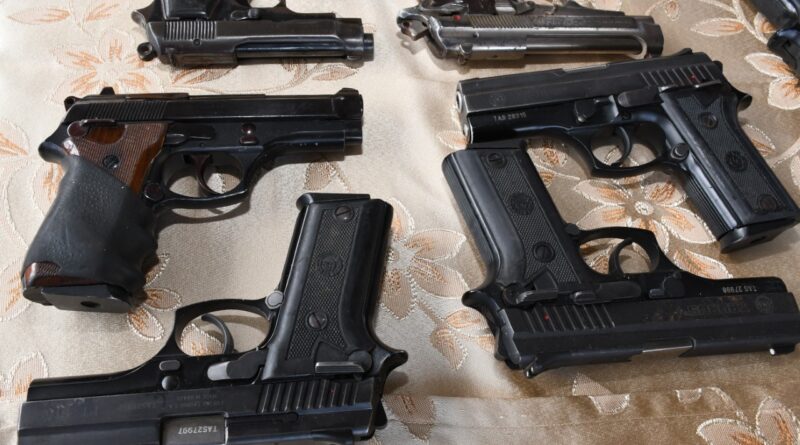 Interior y Policía extiende por seis meses vigencia licencia de armas de fuego vencidas